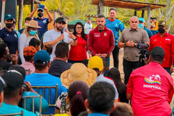 Gobernador Luis Marcano  beneficis a 170 pescadores y pescadoras en Anzoategui a través del Plan de Pesca Cruz Rondon